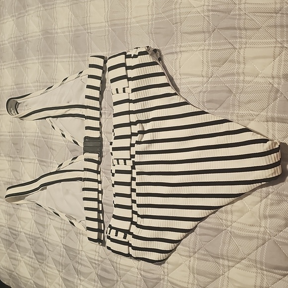 Striped Black and White  Womans 2  Piece - Picture 2 of 2